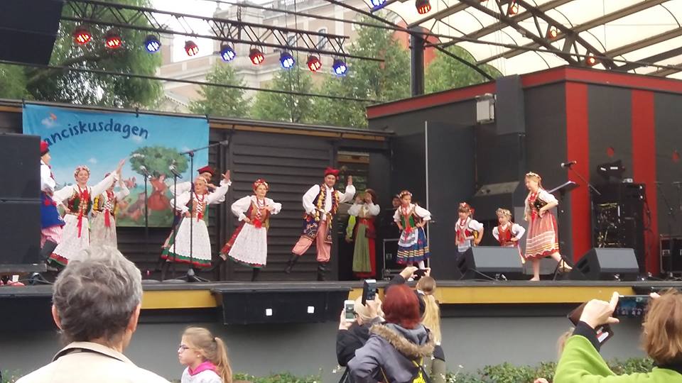 Den polska barndansgruppen Piastowie dansade "Krakowiak".